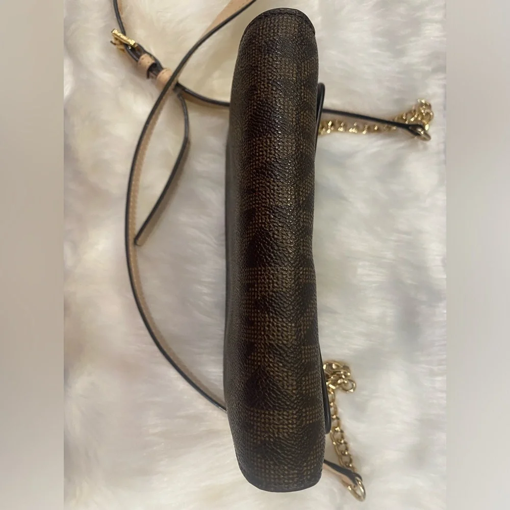 MICHAEL KORS | Purse | Brown Crossbody Bag with Gold Metal Hardware - Picture 7 of 16